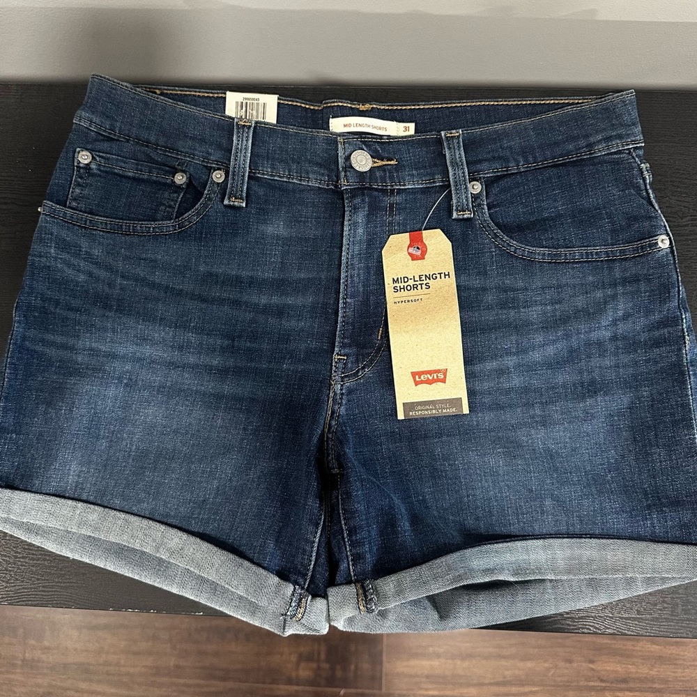 Levi Mid-Length Shorts